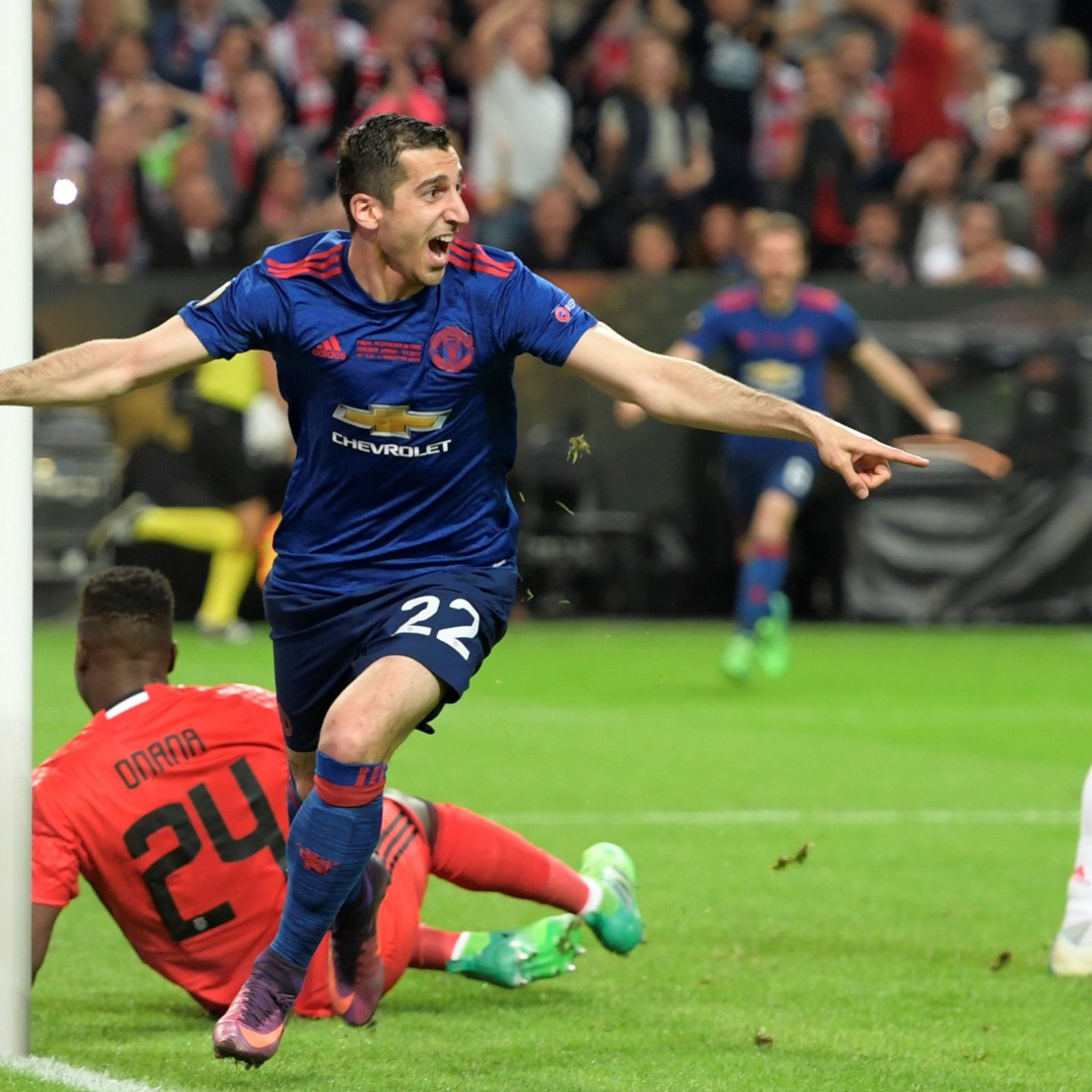 wallpaper for laptop Henrikh Mkhitaryan