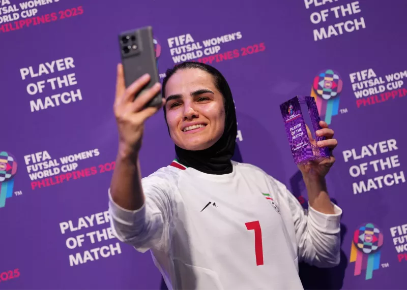 سلفی فرشته کریمی با جایزه جذاب